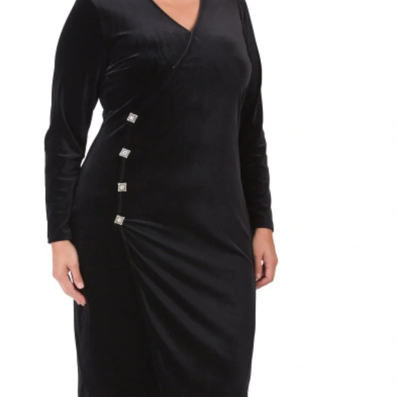 DALIA MACPHEE Plus Sexy Velvet Shine Button Dress - Picture 3 of 3